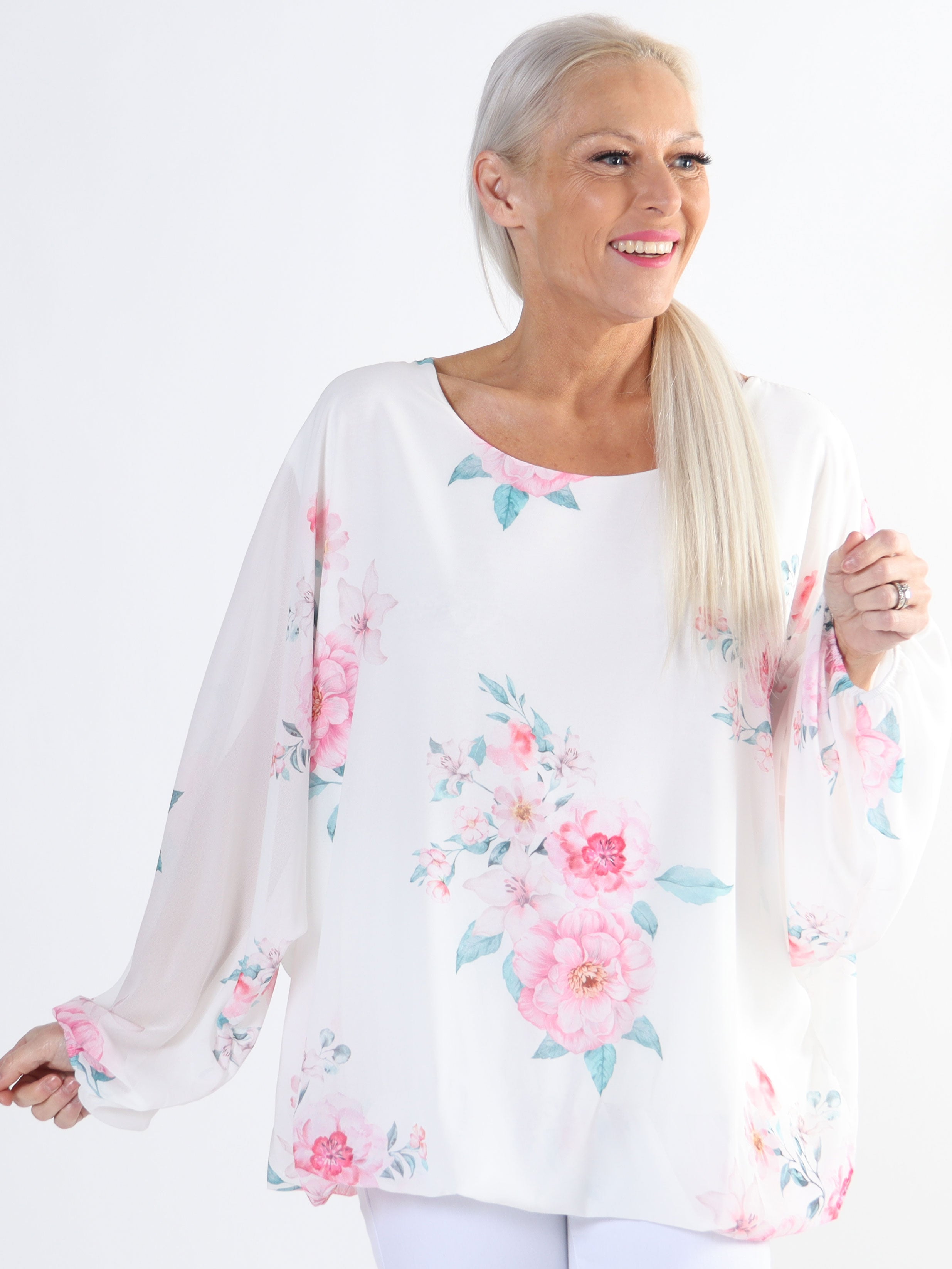 Destiny Rose - Plus size blus i chiffong med bondrosor
